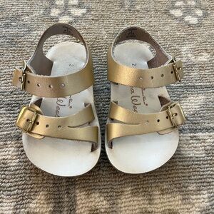 Salt Water Sun-San. Size 2